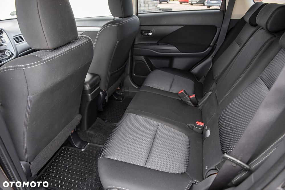 Mitsubishi Outlander 2.2 DID Intense + 4WD - 25
