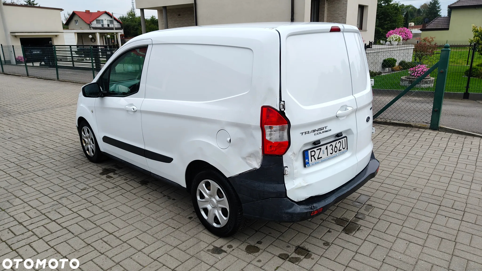 Ford Transit Courier - 2