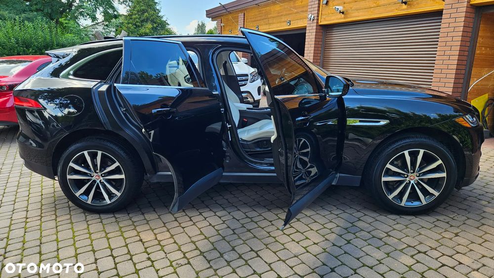 Jaguar F-Pace - 17