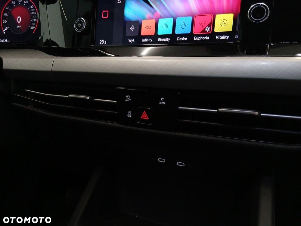 Volkswagen Golf 1.0 eTSI Life DSG - 23