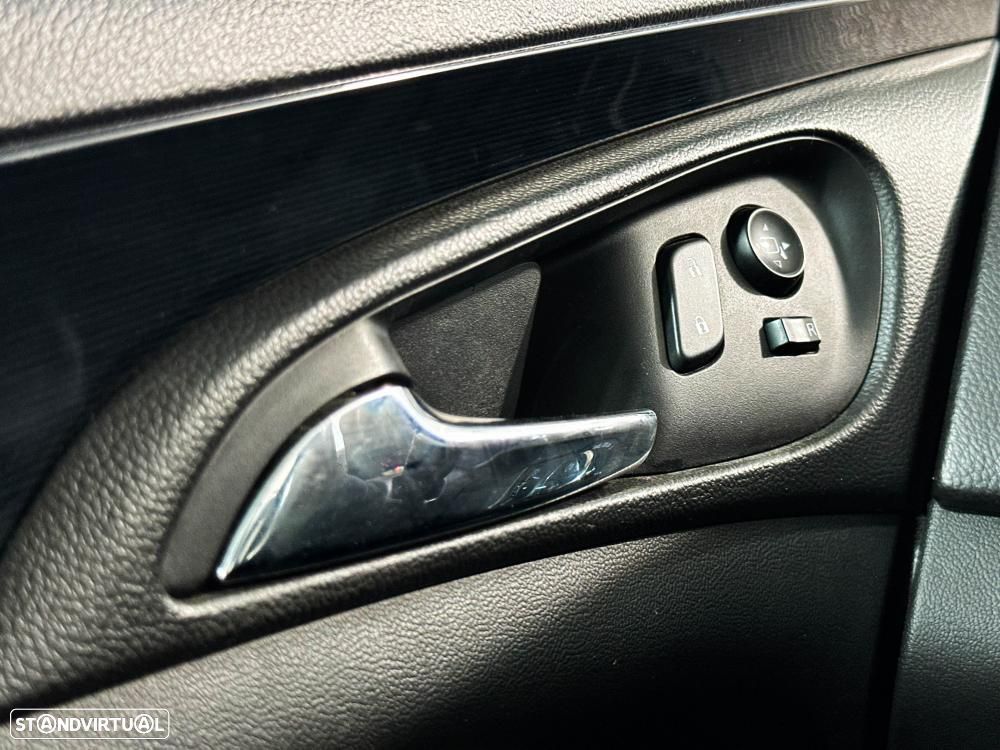 Opel Insignia - 47