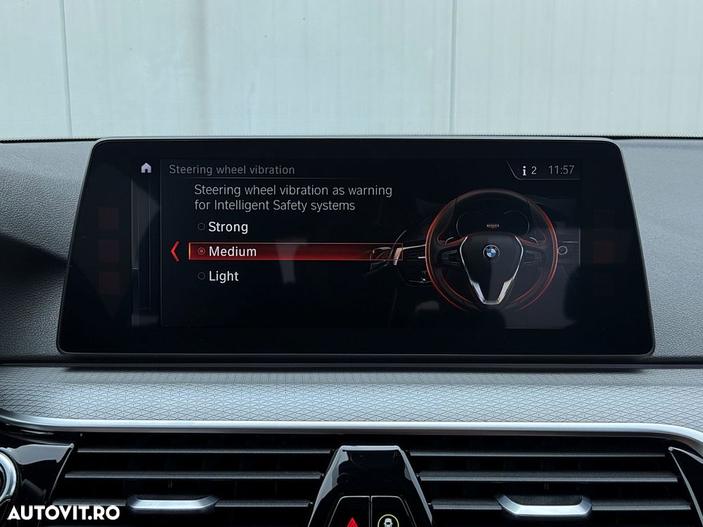 BMW Seria 5 540d xDrive AT - 35