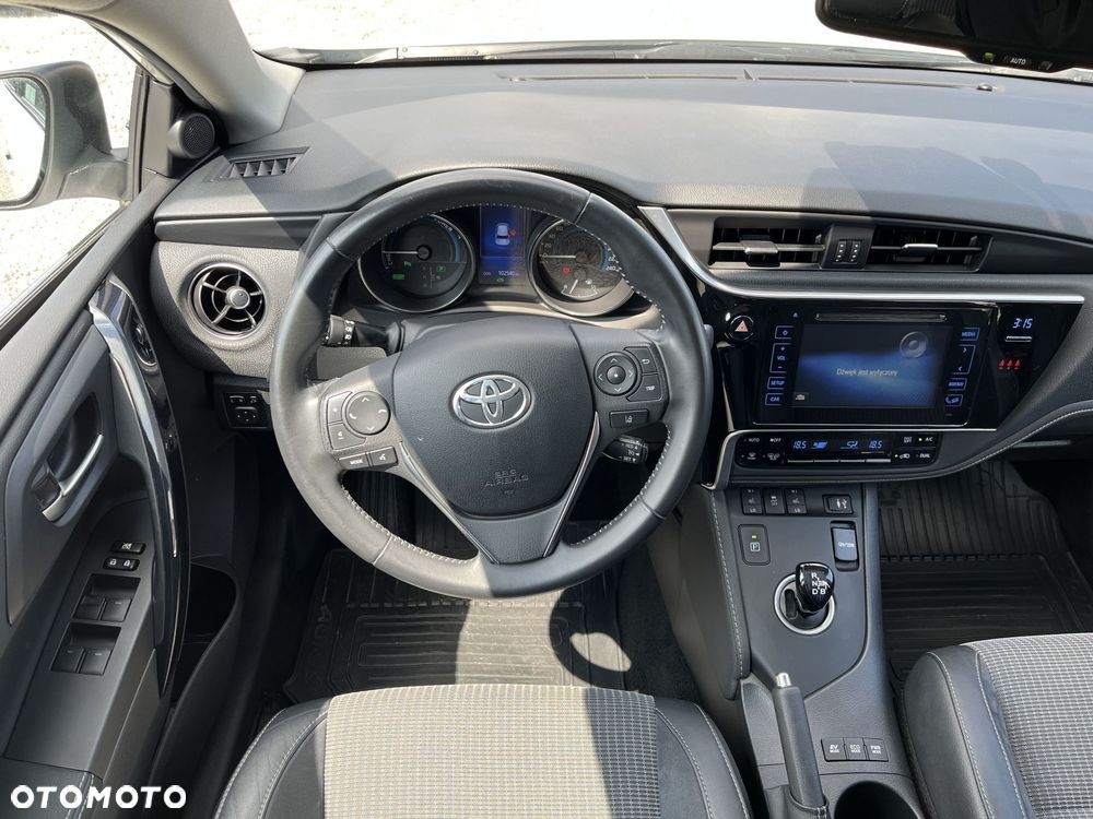 Toyota Auris - 12