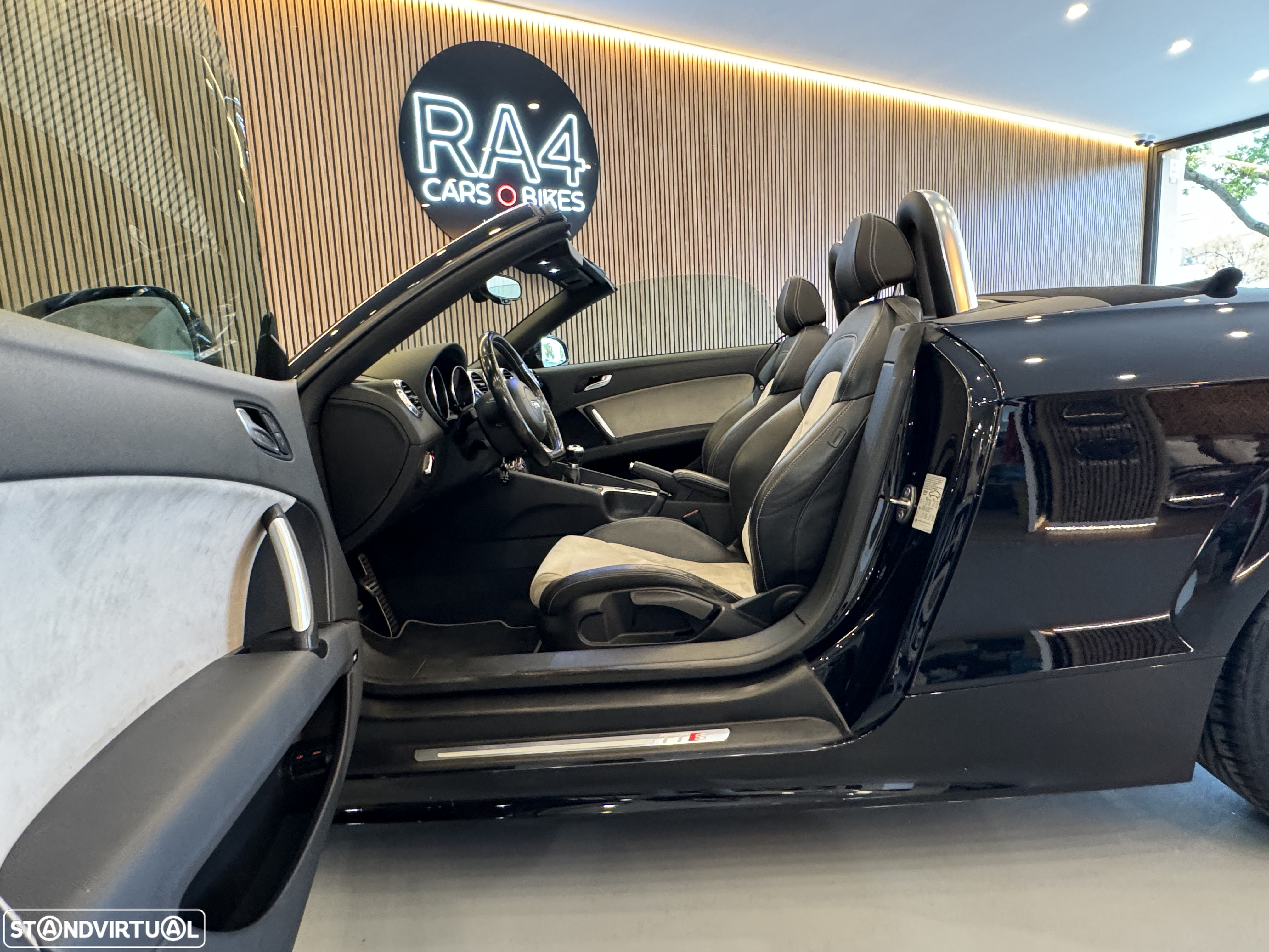 Audi TTS Roadster 2.0 TFSi quattro - 16