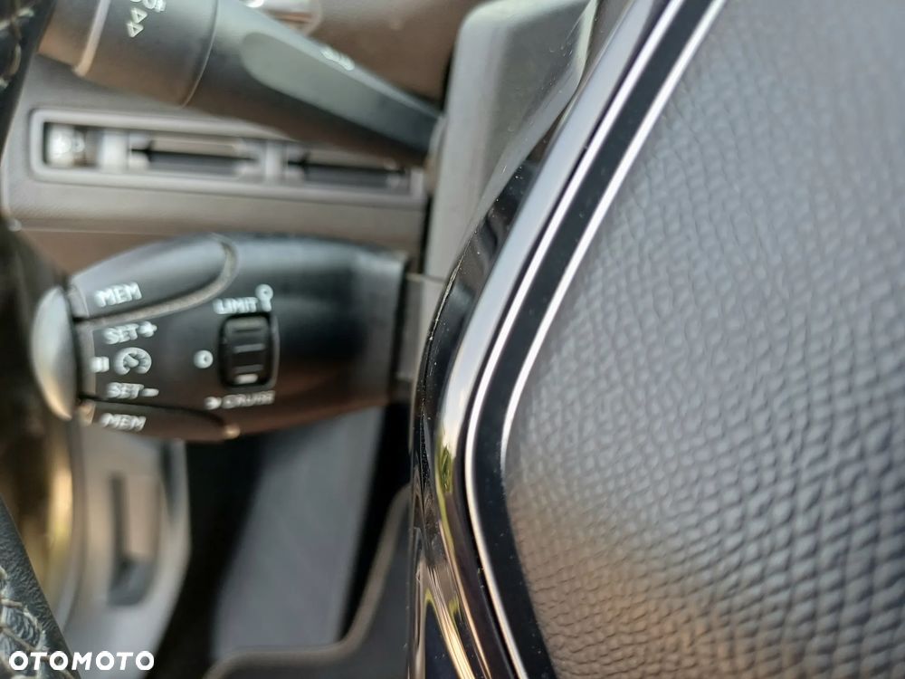 Peugeot 5008 BlueHDi 120 Allure - 25