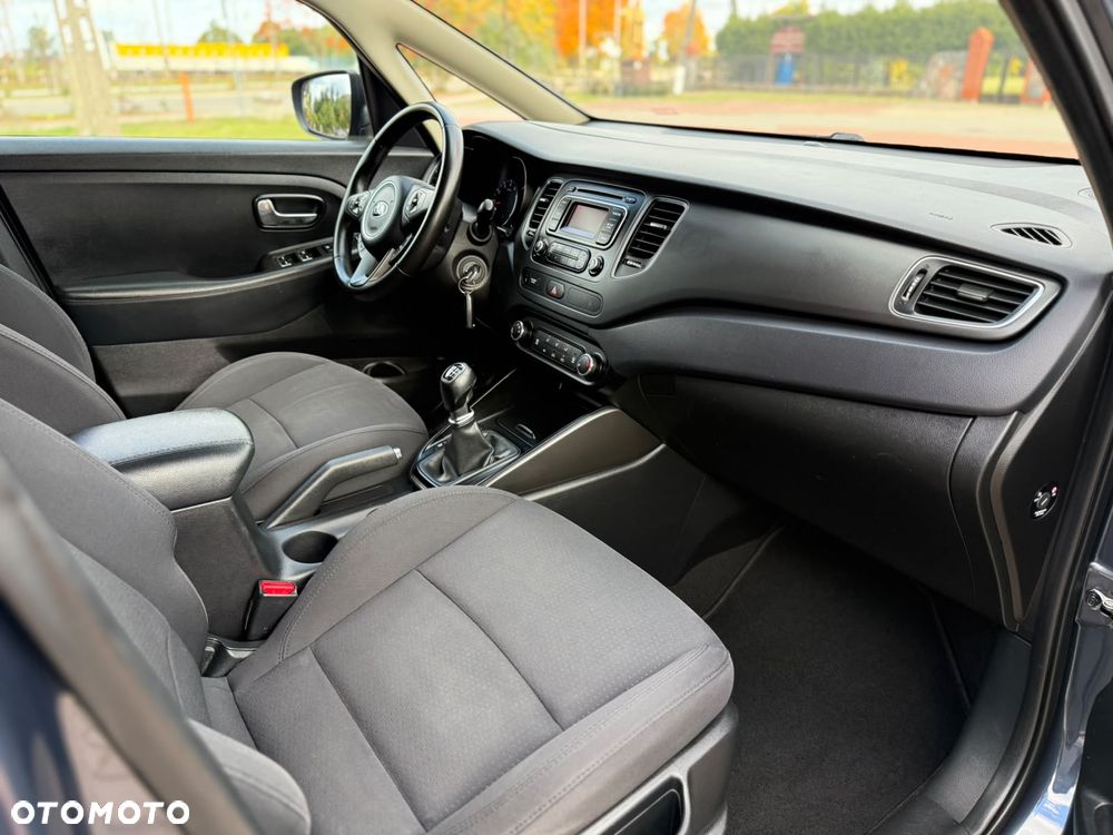 Kia Carens - 18