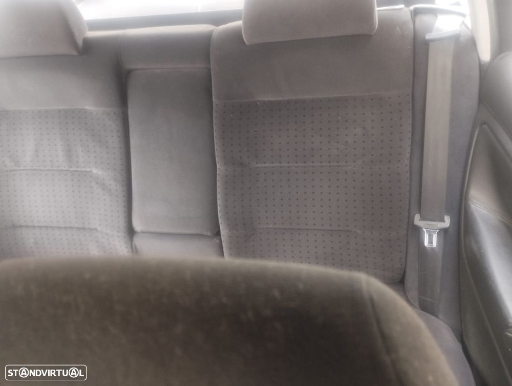 VW Passat 1.9 TDi Confortline - 10