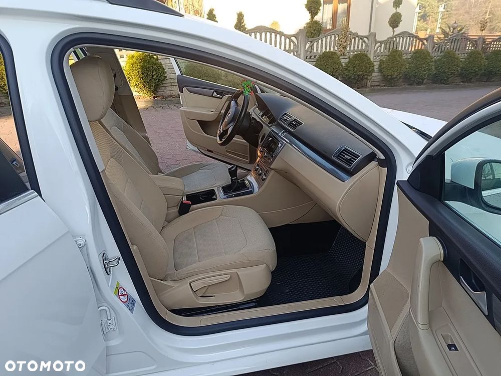 Volkswagen Passat 2.0 TDI Highline - 13