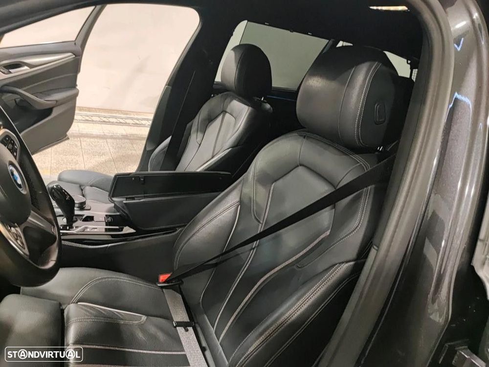 BMW 530 e Pack Desportivo M - 7
