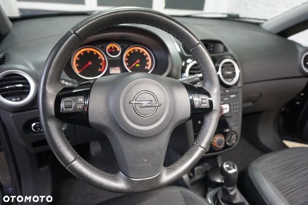 Opel Corsa 1.2 16V Cosmo - 20