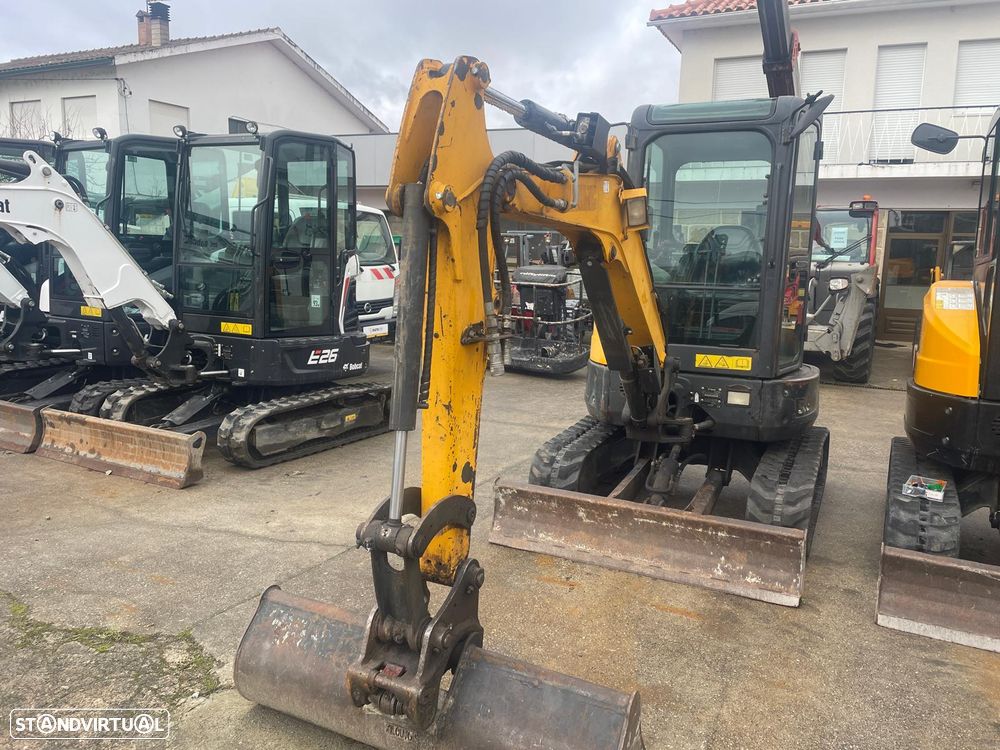 Bobcat E26 2.6T - Mini-Giratória - 1