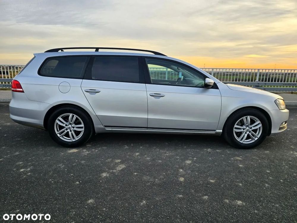 Volkswagen Passat 1.6 TDI Comfortline - 14