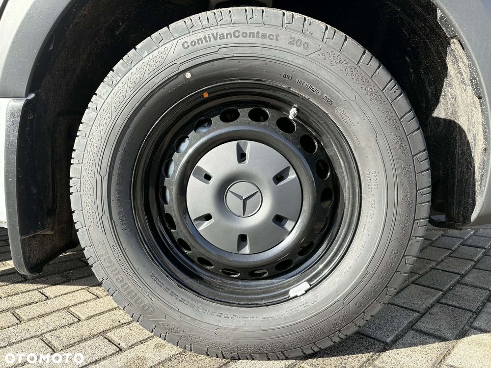Mercedes-Benz Sprinter - 14