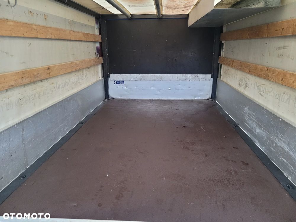 Mercedes-Benz Sprinter - 10