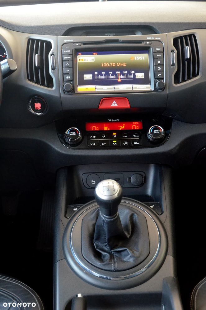 Kia Sportage 2.0 CVVT 2WD Vision - 34