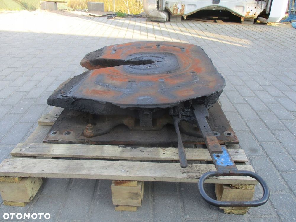 BLACHA PODSTAWA POD SIODŁO PŁASKA DAF XF 105 106 CF 85 CF - 1