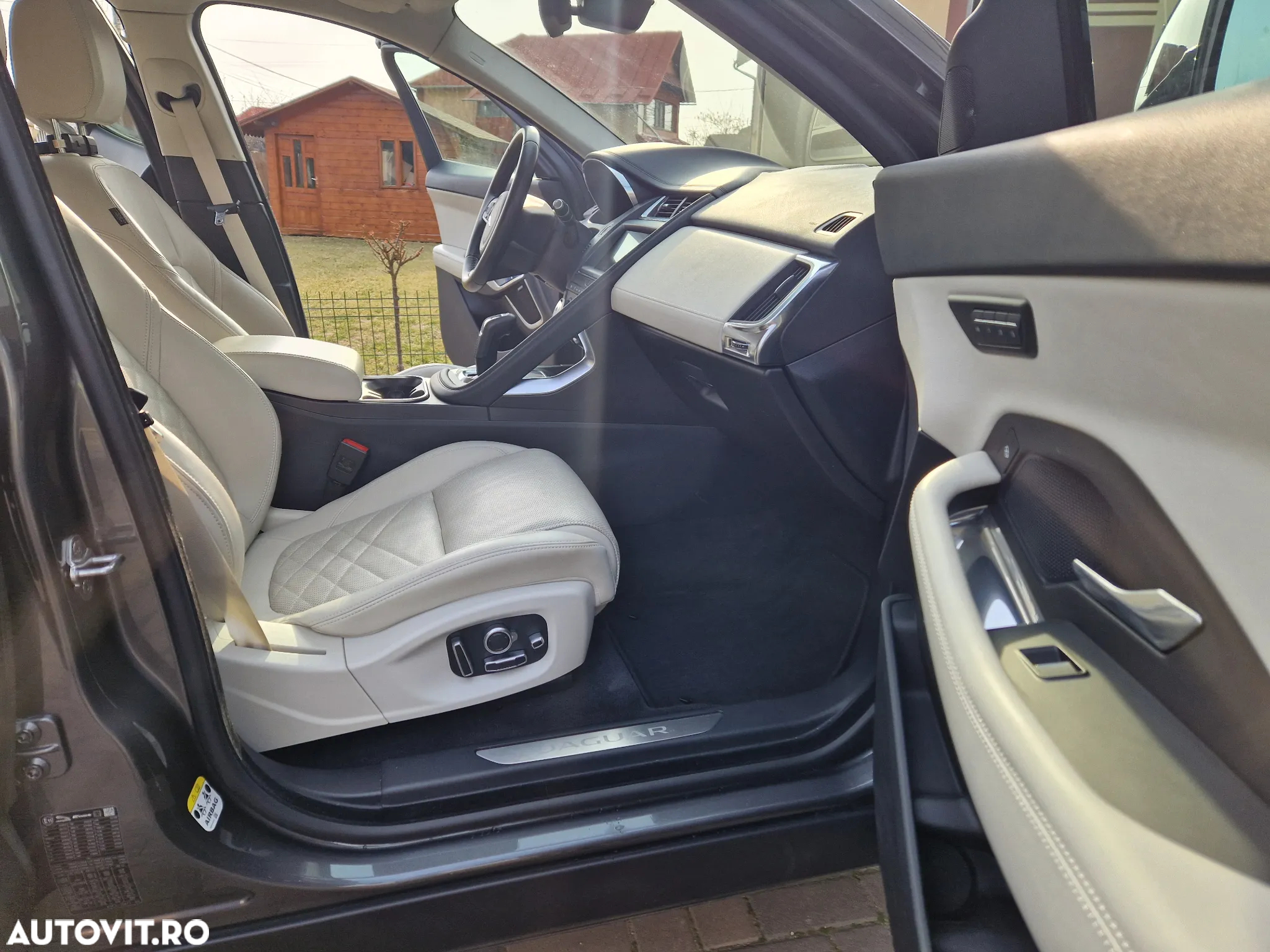 Jaguar E-Pace D180 AWD Aut. HSE - 18