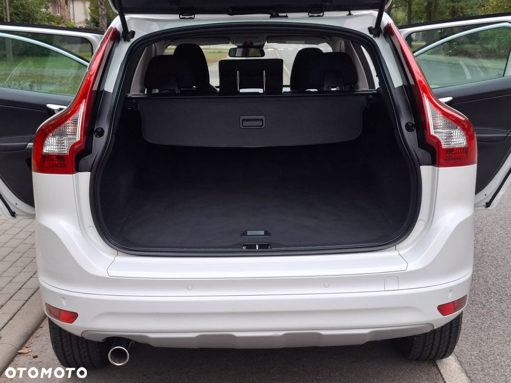 Volvo XC 60 D3 Drive-E R-Design Kinetic - 13