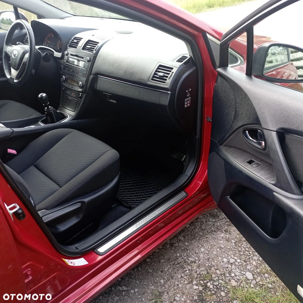 Toyota Avensis 2.2 D-CAT 2010 - 17