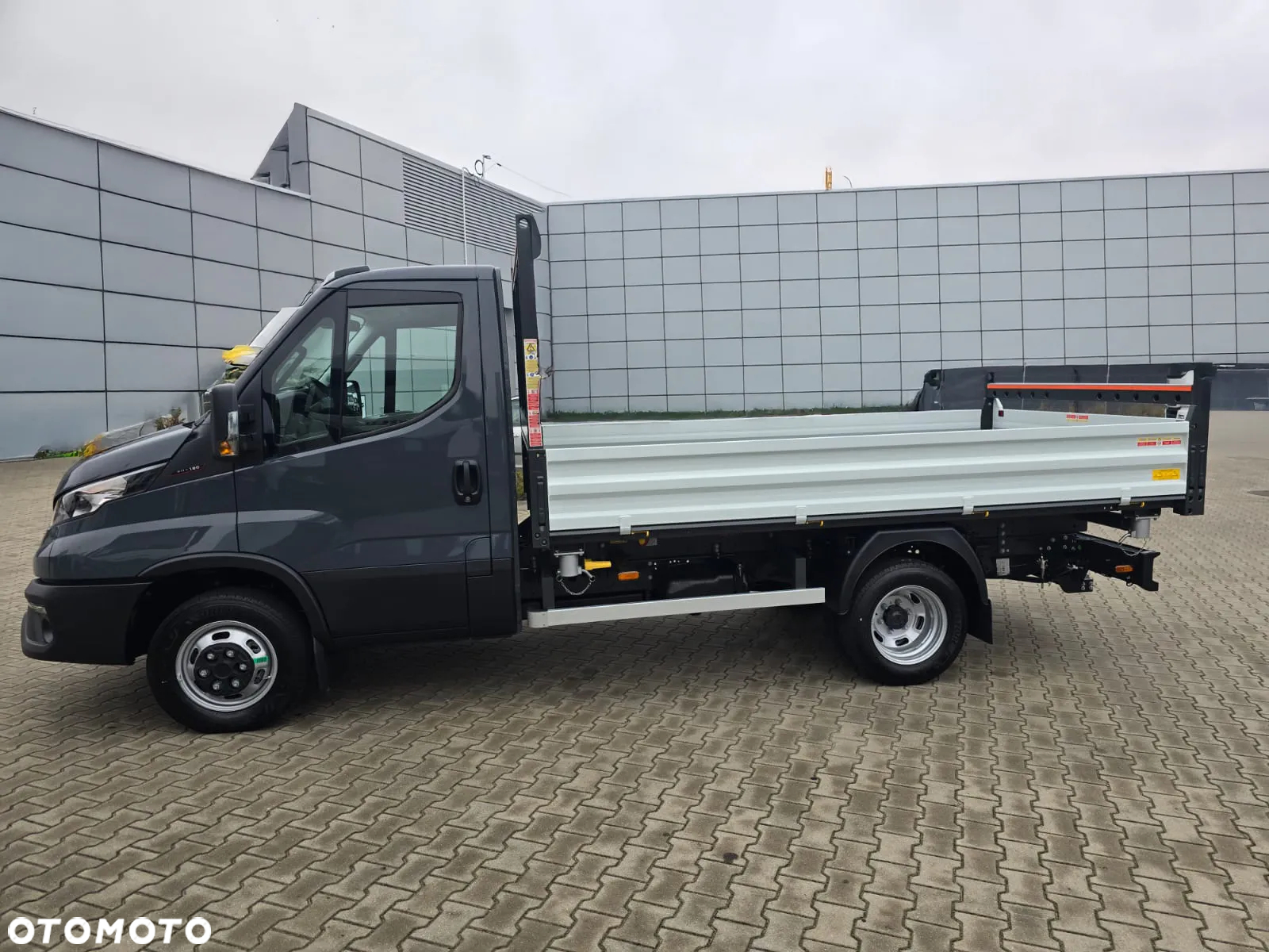 Iveco Daily wywrotka 50C18HZ - 10