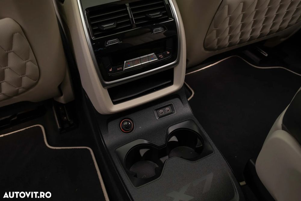 BMW X7 M60i xDrive - 31