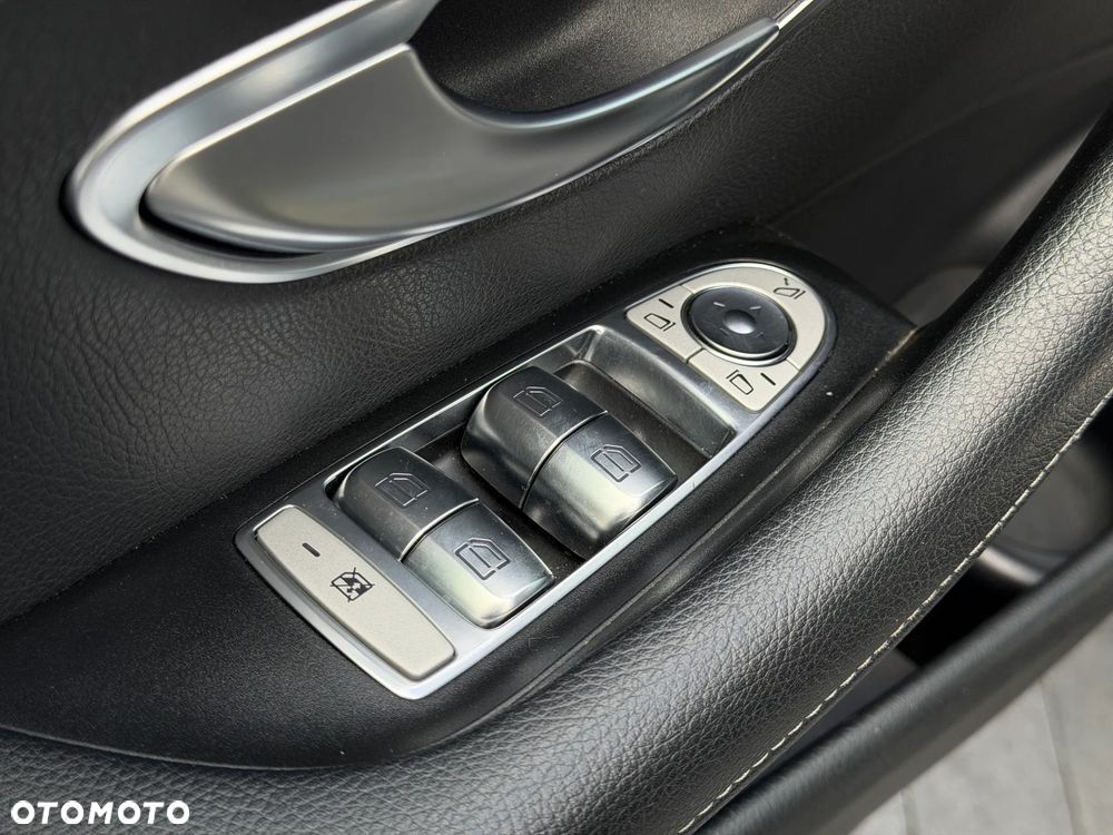 Mercedes-Benz Klasa E 300 de Avantgarde - 14
