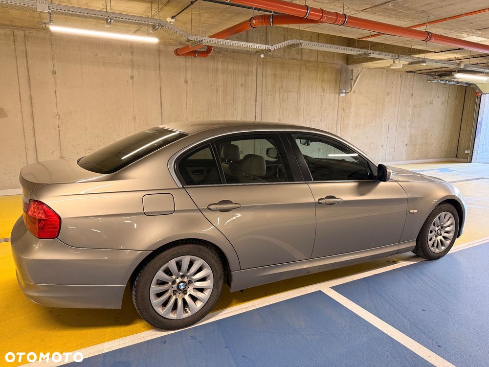 BMW Seria 3 325i - 28