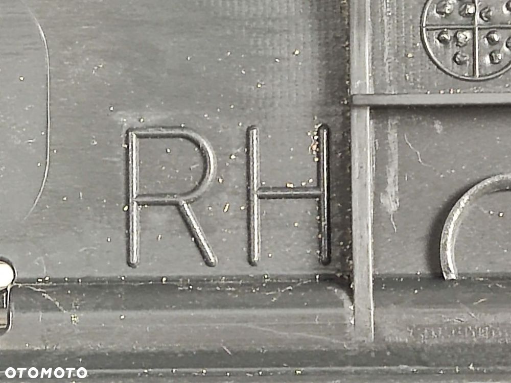 LEXUS ES gen VII od 2018r Listwy Progowe Nakładki - 21