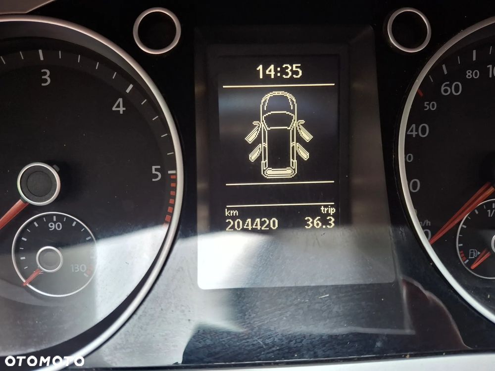Volkswagen Passat - 13