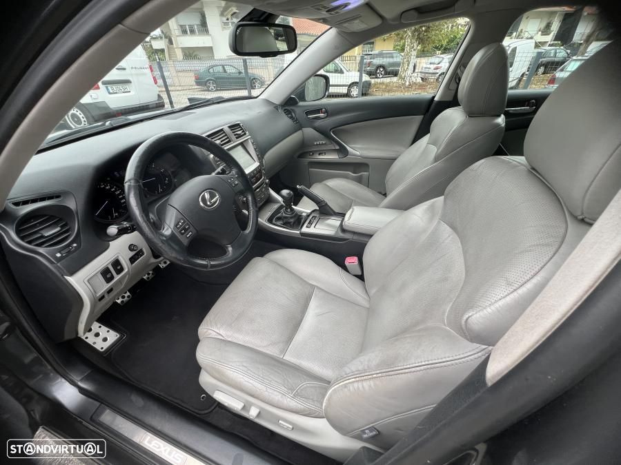 Lexus IS 220 d Luxury 46 - 16