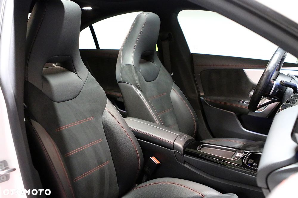 Mercedes-Benz CLA 250 AMG Line 7G-DCT - 26