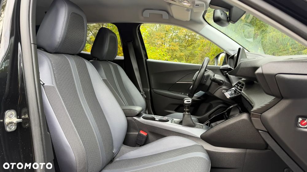 Peugeot 2008 1.2 PureTech Allure Pack S&S - 17