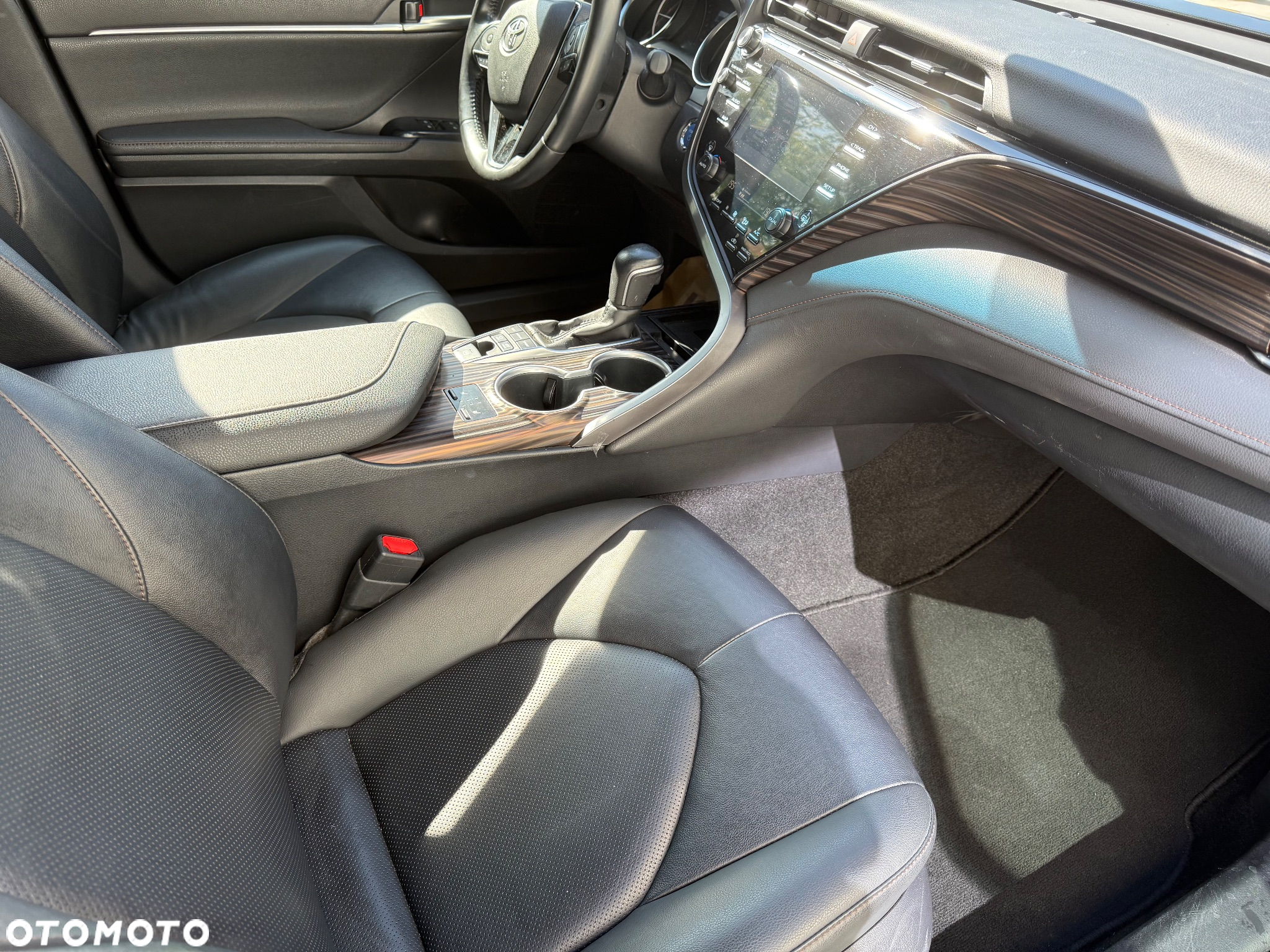 Toyota Camry 2.5 Hybrid Executive CVT - 11