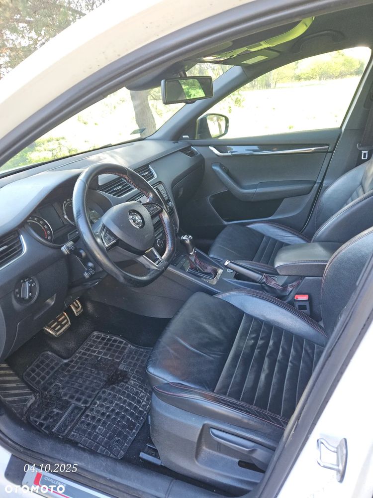 Skoda Octavia 2.0 TDI RS DSG - 8