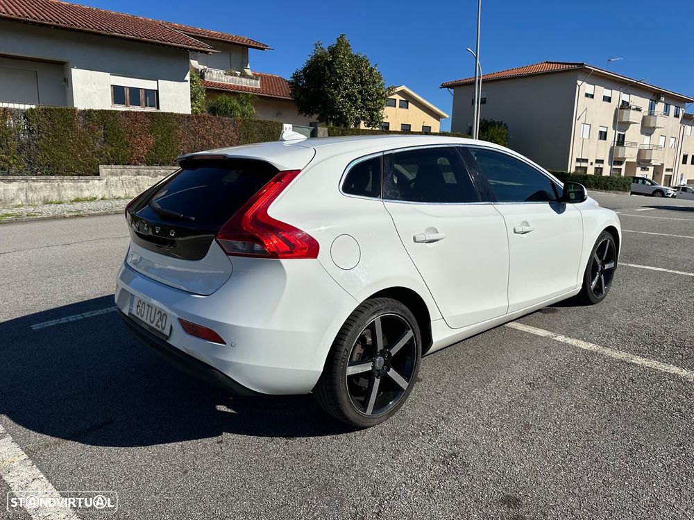 Volvo V40 D2 Momentum - 24