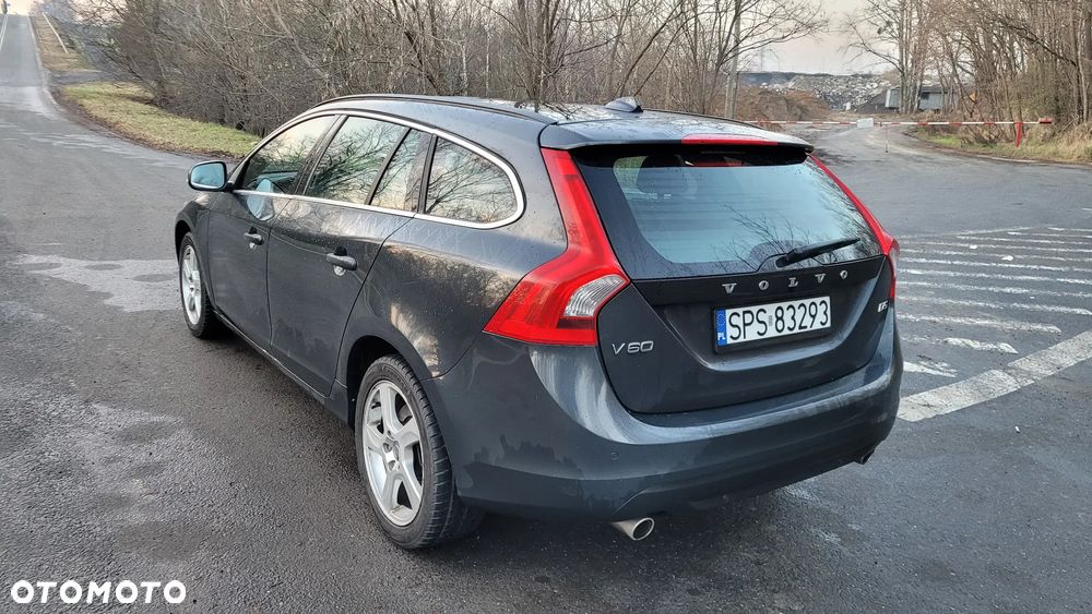 Volvo V60 D5 Momentum - 3