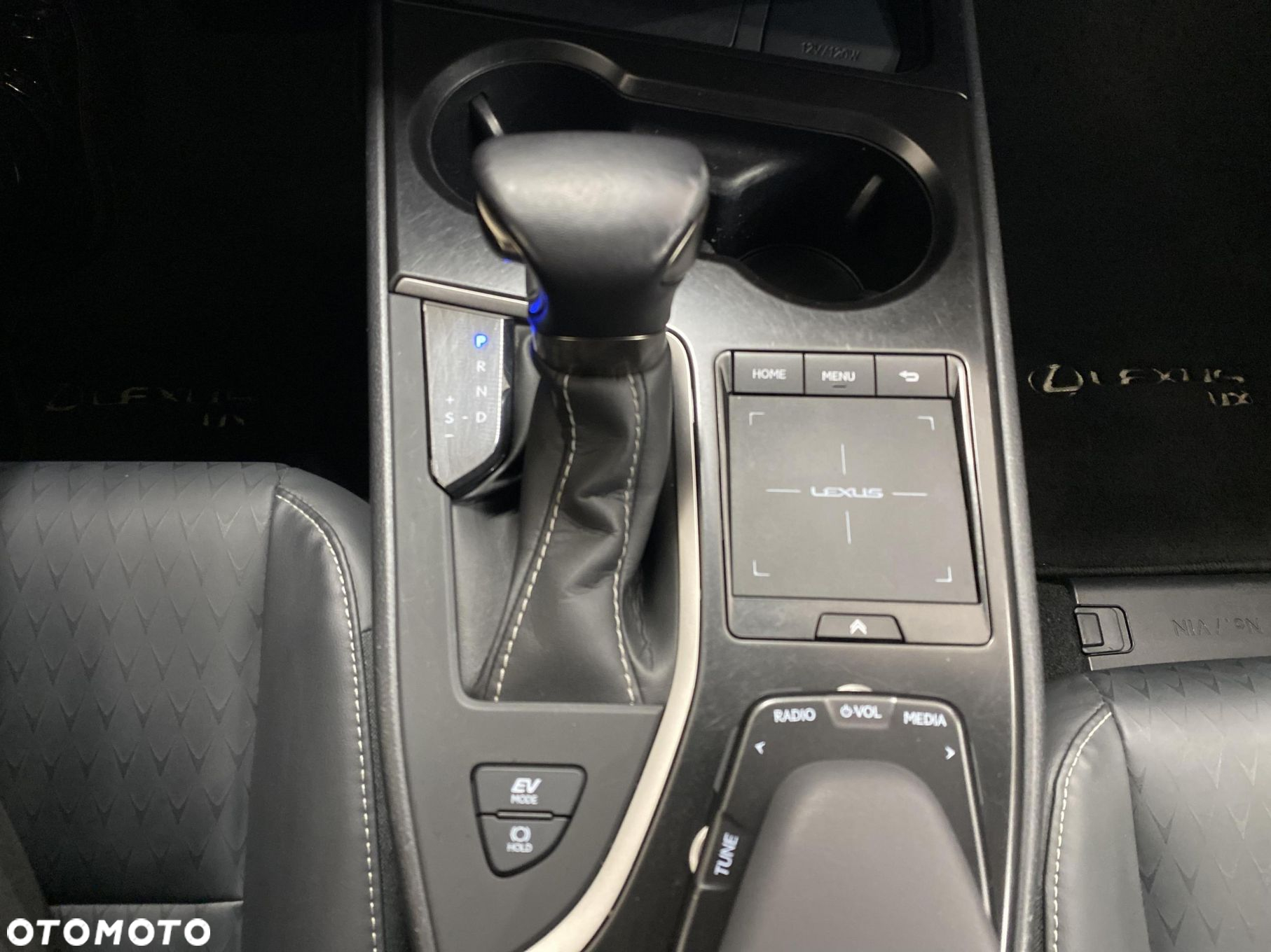Lexus UX 250h GPF F Impression 2WD - 17