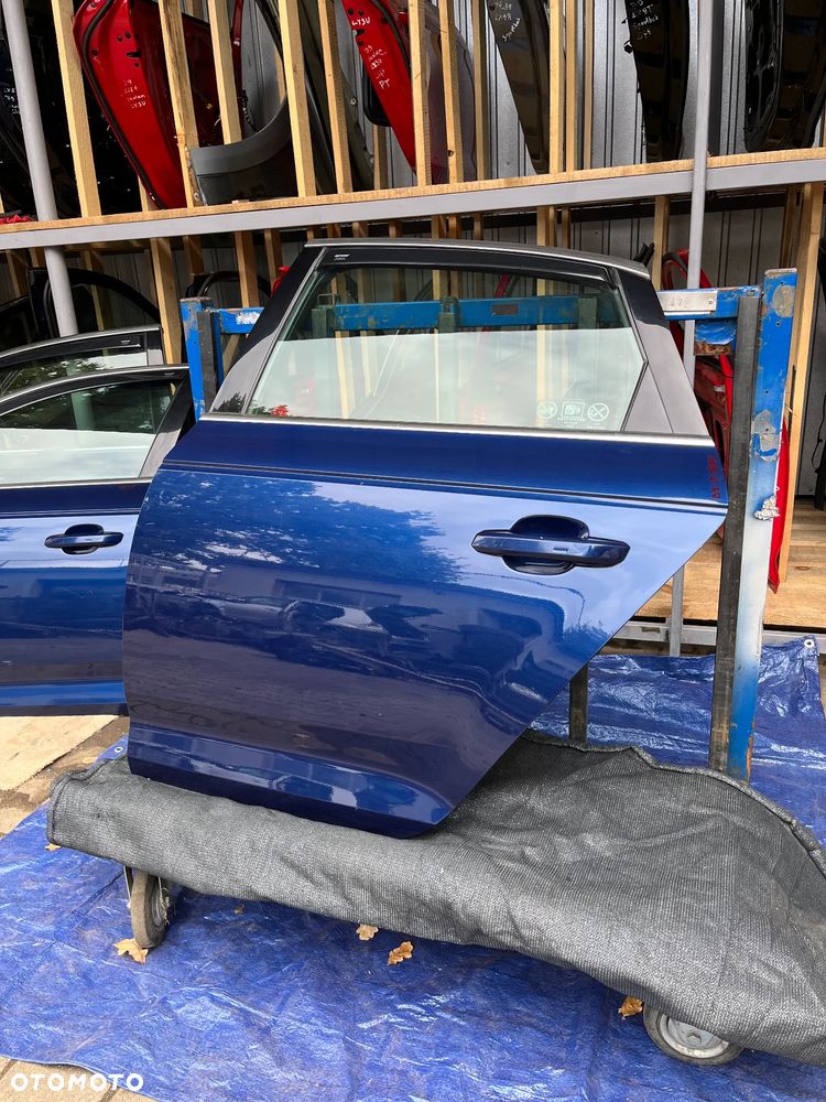 AUDI A4 B9 SEDAN DRZWI LEWY TYŁ LX5Q LEWE ** - 3