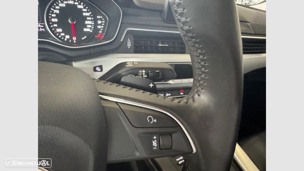 Audi A4 2.0 TDI Design S tronic - 19