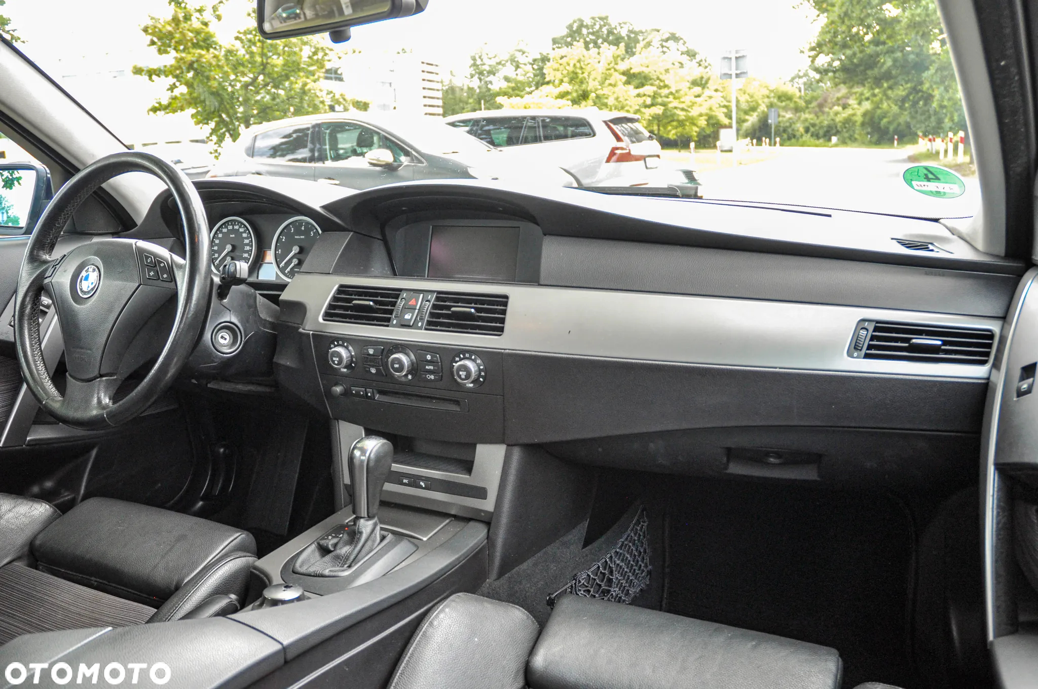 BMW Seria 5 525i Touring - 10