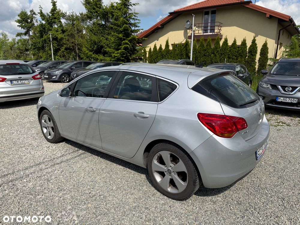 Opel Astra 1.6 Design Edition - 16