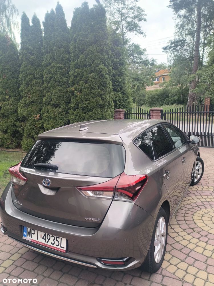 Toyota Auris Hybrid 135 Prestige - 2