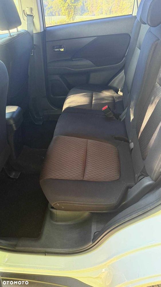 Mitsubishi Outlander - 6