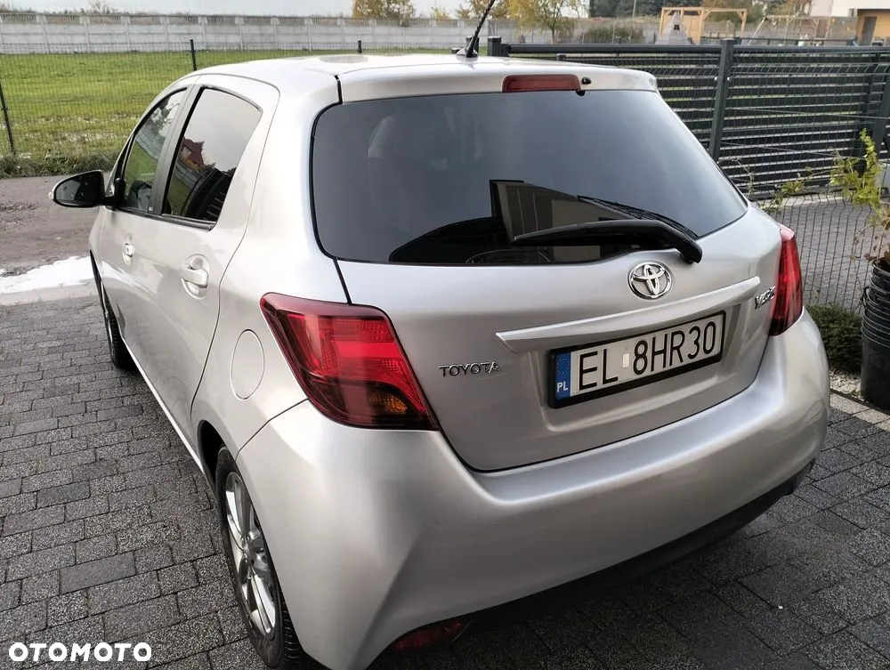 Toyota Yaris 1.0 Premium - 2