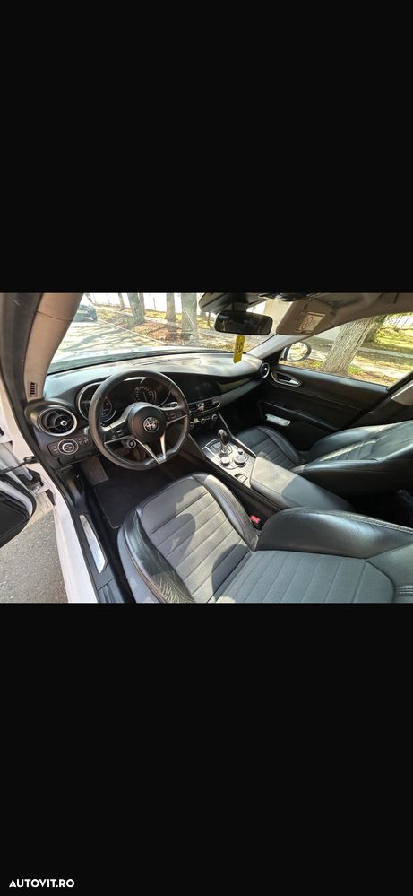 Alfa Romeo Giulia - 7