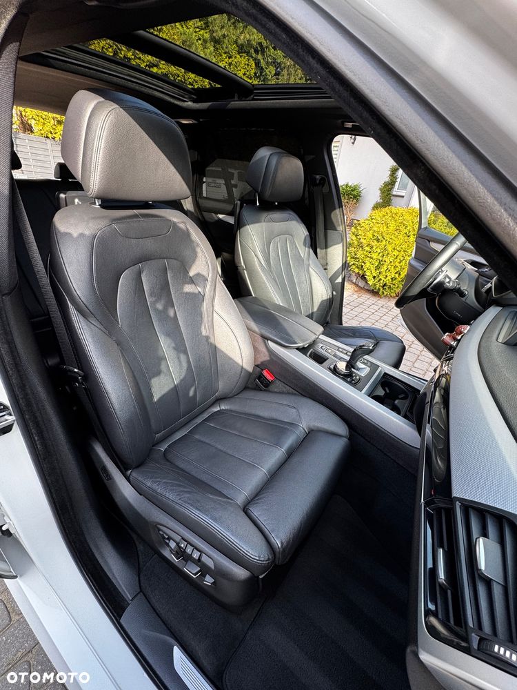 BMW X5 xDrive50i Sport-Aut - 18