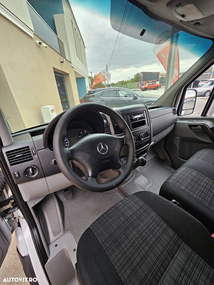 Mercedes-Benz Sprinter - 25