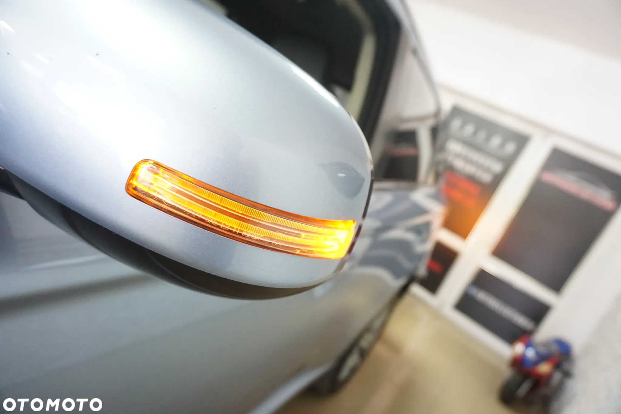 Mitsubishi Outlander 2.0 4WD Plug-In Hybrid Plus - 13