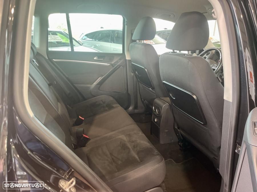 VW Tiguan 2.0 TDi Sport BlueMotion - 24
