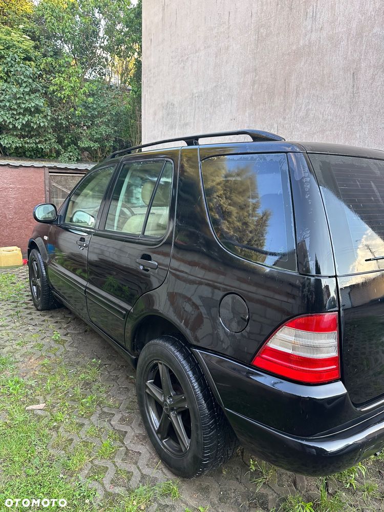 Mercedes-Benz ML - 10